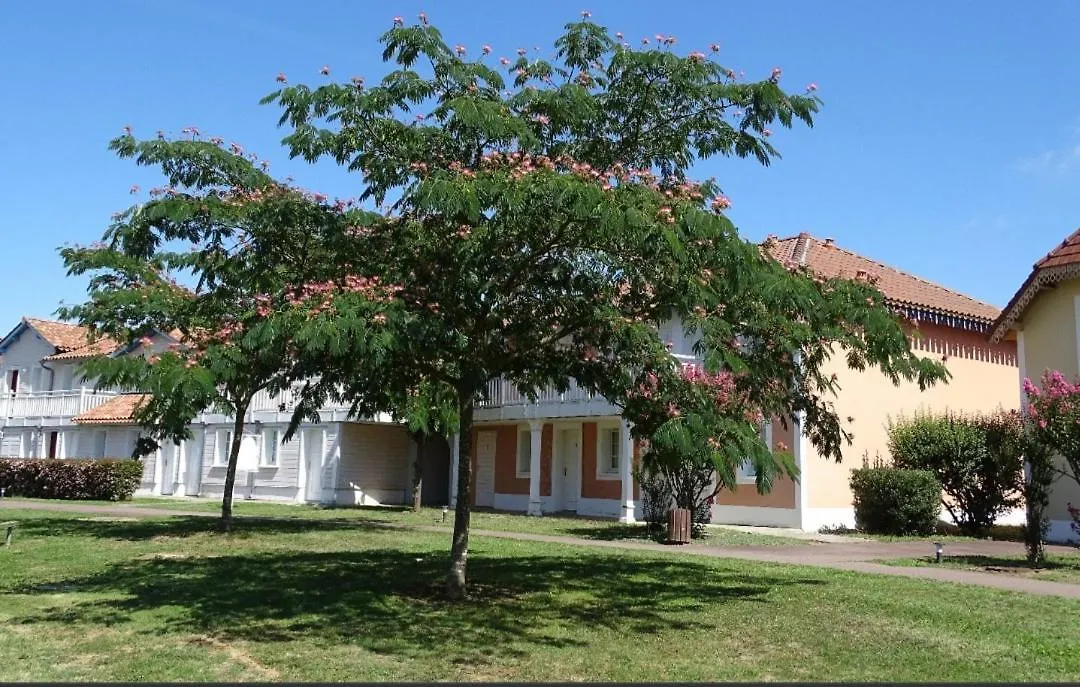 Appartement Au Calme Face Au Lac Marciac Apartment